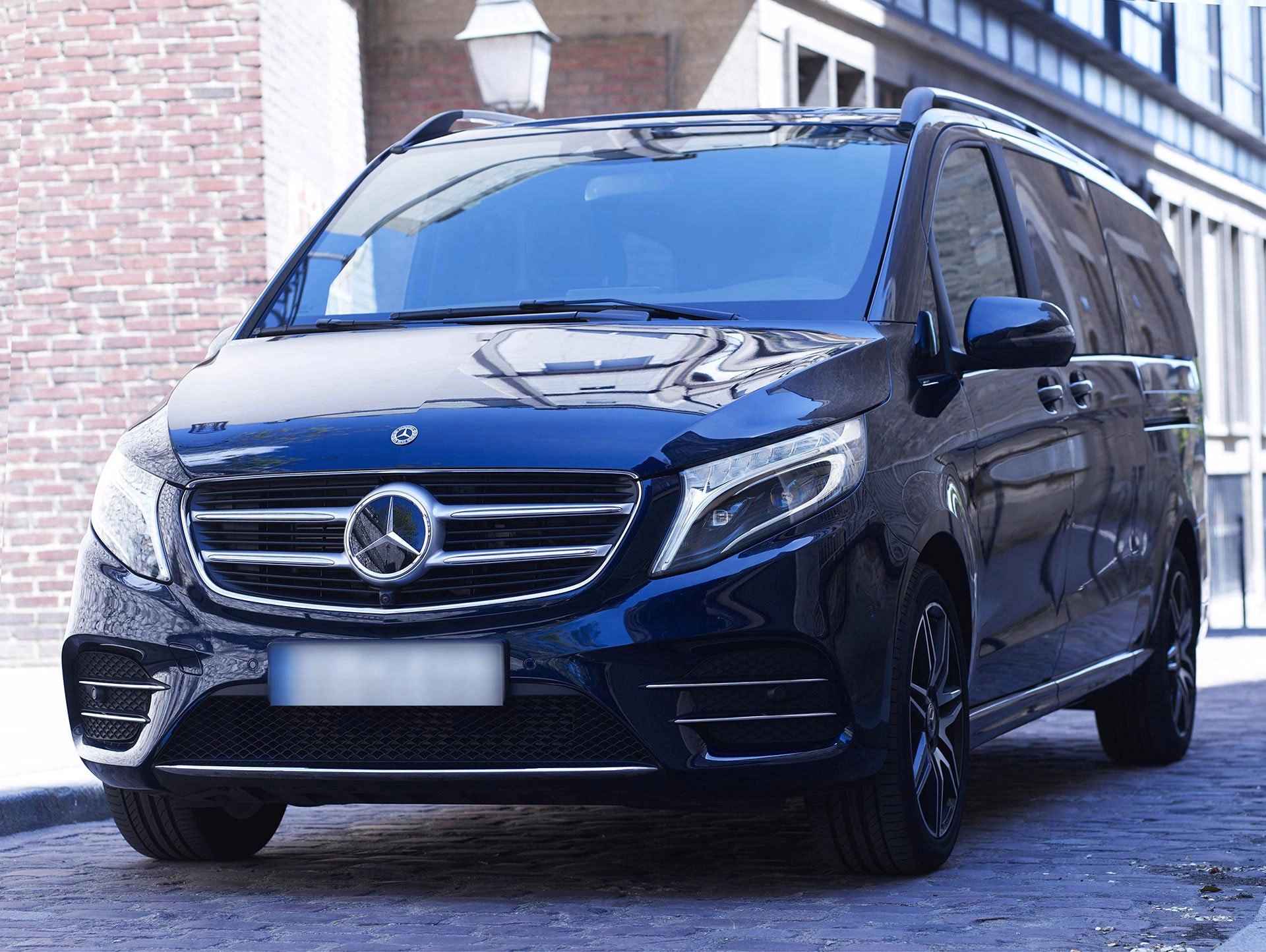 Location de voiture de luxe avec Haimour International location avec ou sans chauffeur a Paris Monaco Milan Geneve Marbella Londres Heidelberg